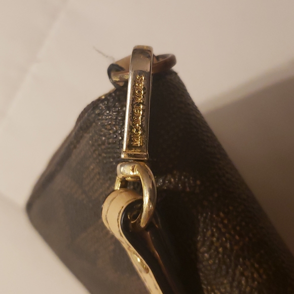 Michael Kors Wallet - Picture 8 of 9